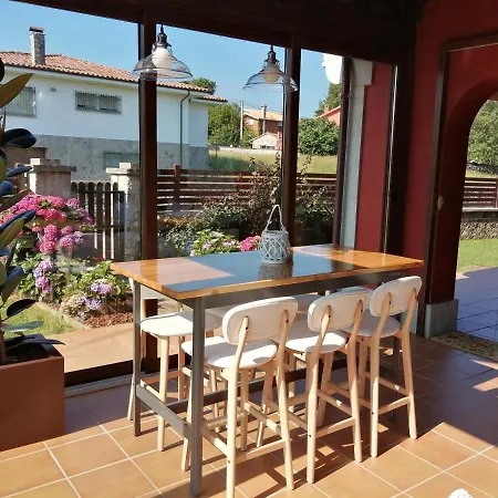 La Casa Roja Asturias Holiday home *