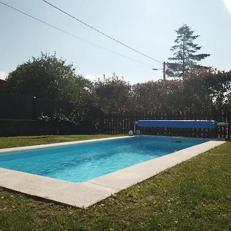La Casa Roja Asturias Holiday home *