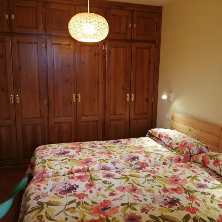 La Casa Roja Asturias Holiday home Hontoria