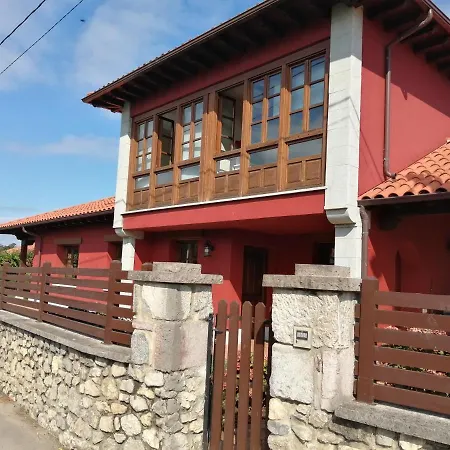 La Casa Roja Asturias Hébergement de vacances *