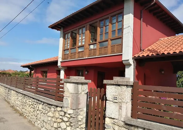 La Casa Roja Asturias Hébergement de vacances *