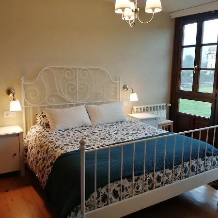 La Casa Roja Asturias בית נופש Hontoria